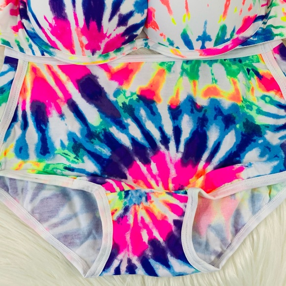 34B/Medium VS PINK Push Up Bra & Boyshort Set - Picture 4 of 8